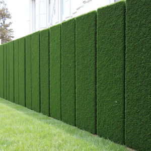 artificial_grass_installed_on_fence_high_quality_picture_f5i0281lw3z7zbrn0ncl_3-ezgif.com-resize-min